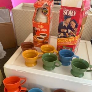 SOLO Vintage Cozy Cups Holders & cups